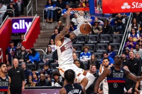  杜兰特重返赛场，比赛局势复杂首场状态出色，TL观众沸腾！