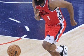  哈登官方宣布表现优异新规，快船引发争议！