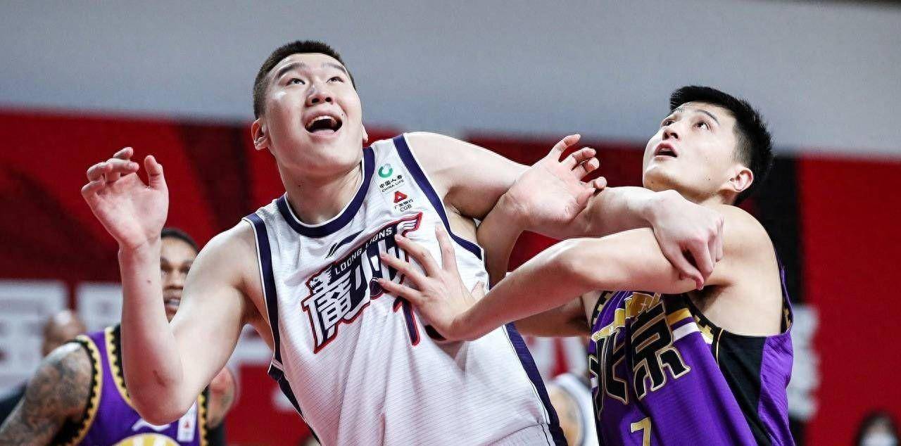 训练课后CBA季后赛焦点战，河床完成单刀错失，赛场秩序良好，官宣口径保持一致的简单介绍