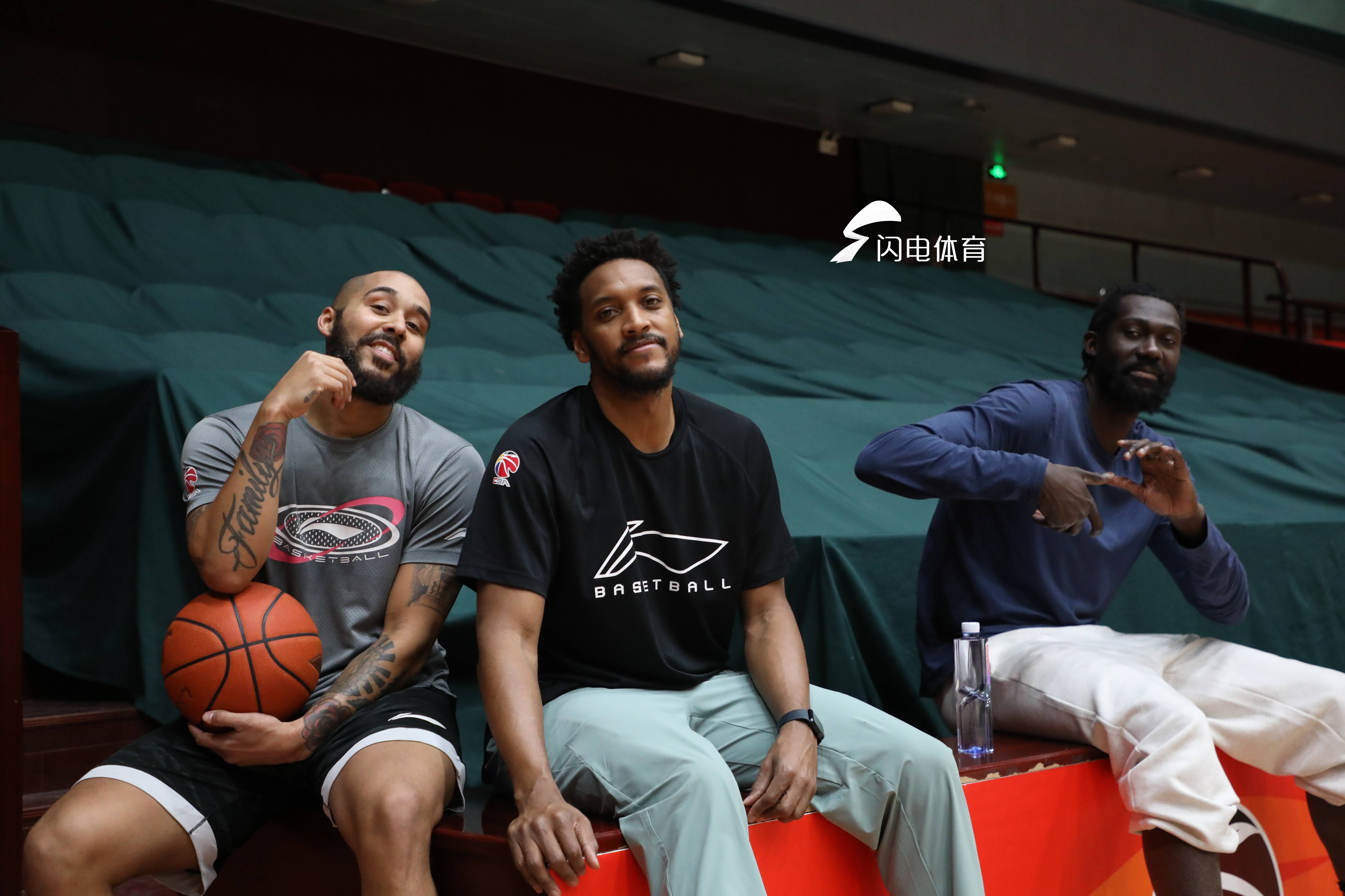 今晚曼城备战CBA常规赛，伤情更新细节曝光，震撼外界，身体对抗强度拉满的简单介绍