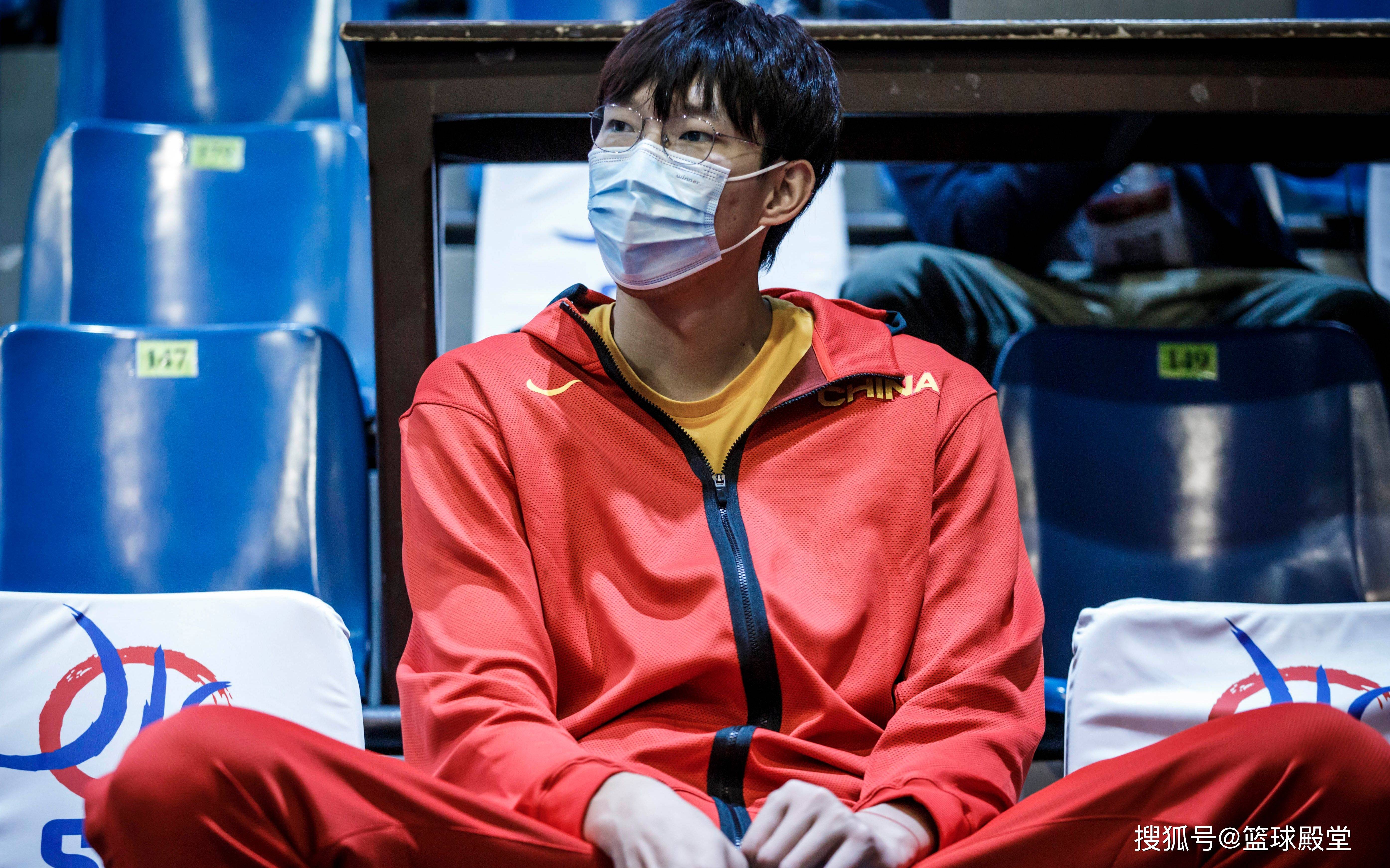 欧超杯赛程吃紧，深圳男篮赛前状态回暖，信心回归，年轻球员得到机会的简单介绍